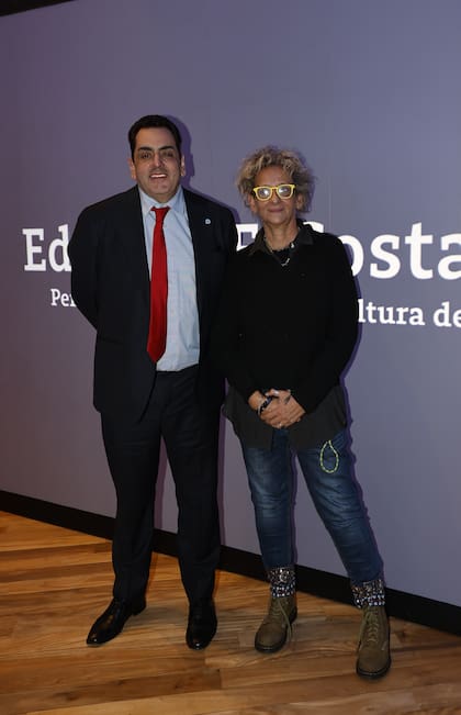 El secretario de Cultura de la Nación, Leonardo Cifelli, junto a la directora de Palacio Libertad, Valeria Ambrosio
