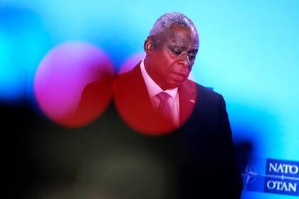 El secretario de Defensa de Estados Unidos, Lloyd Austin, durante una conferencia de prensa en el marco de una reunión de la OTAN, en su sede de Bruselas, el jueves 12 de octubre de 2023. (AP Foto/Virginia Mayo)