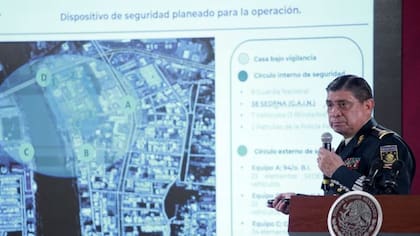 El secretario de Defensa de México, Crescencio Sandoval, explicó varios detalles de la fallida operación.