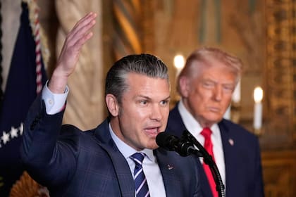 El secretario de Defensa, Pete Hegseth, negó que se trate de una guerra de "cambio de régimen"