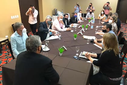 El secretario de Derechos Humanos, Horacio Pietragalla, durante una de las reuniones para tratar la situación de Formosa