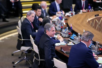 El secretario de Estado de Estados Unidos, Antony Blinken, asiste a una reunión del Consejo del Atlántico Norte con socios del Indo-Pacífico en la sede de la OTAN en Bruselas el 4 de abril de 2024.