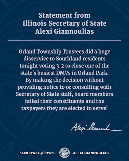El Secretario de Estado de Illinois, Alexi Giannoulias, se manifiesta en contra del cierre de las oficinas del DMV en Orland Park (Facebook/Illinois Secretary of State)