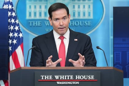 El Secretario de Estado, Marco Rubio, anunció sanciones específicas contra 11 funcionarios de la élite y tres organismos estatales