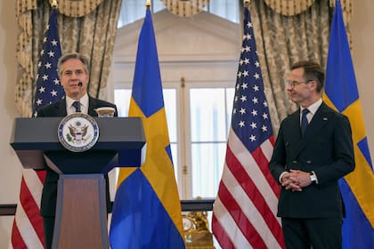 El secretario de Estado norteamericano, Antony Blinken, habla junto al primer ministro sueco, Ulf Kristersson, . (AP Photo/Jess Rapfogel)