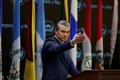 El secretario de Guerra, Pete Hegseth, en la cumbre en Doral, Miami.