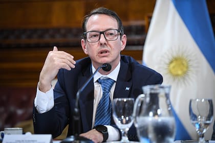 El secretario de Hacienda, Carlos Guberman