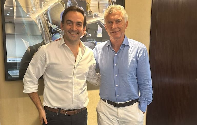 El secretario de Justicia, Francisco Quintana, junto a Mauricio Macri