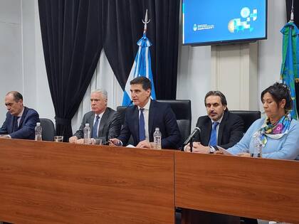 El secretario electoral , Leandro Luppi; el presidente de la Suprema Corte de Justicia, Sergio Torres; el presidente de la Cámara Federal de Apelaciones, Roberto Lemos Arias y el juez federal N1 Alejo Ramos Padilla.