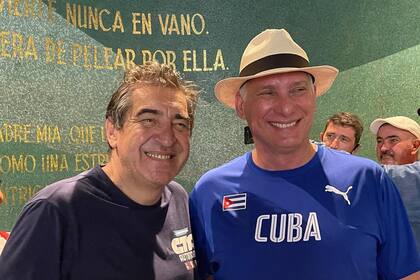 El secretario general de ATE, Hugo Godoy, con Miguel Díaz-Canel, presidente de Cuba