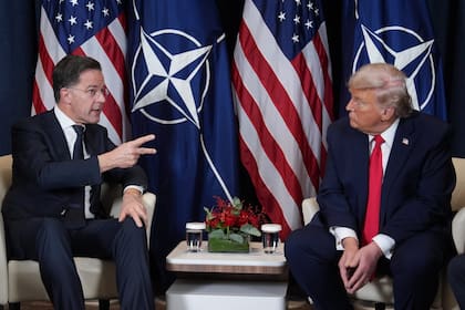El secretario general de la OTAN, Mark Rutte, y el presidente norteamericano, Donald Trump, en su encuentro en el Foro Económico Mundial de Davos, Suiza.