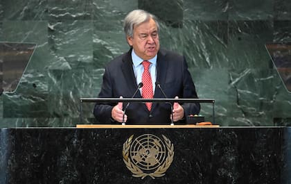 El Secretario General de las Naciones Unidas, Antonio Guterres, habla en la sesión inaugural de la segunda Cumbre de Objetivos de Desarrollo Sostenible (SDG) el 18 de septiembre de 2023, antes de la 78ª Asamblea General de la ONU. 