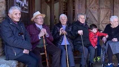 El secreto de los gallegos para llegar a los 100 años es el ejercicio, la vida social y tomar chocolate caliente