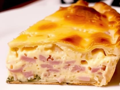 El secreto de una buena tarta de jamón y queso reside en su relleno