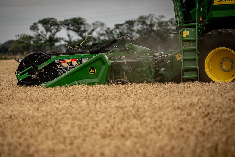 El sector agroexportador liquidó en mayo divisas por un total de US$3054 millones, según informó la Cámara de la Industria Aceitera de la República Argentina (CIARA) y el Centro de Exportadores de Cereales (CEC), que en su conjunto representan el 48% de las exportaciones del país.
John Deere Argentina