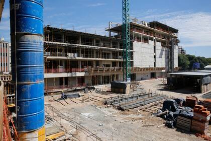 El sector de archivo, que no tendrá acceso al público será un edificio de 7 plantas con 36 espacios de almacenamiento