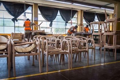 El sector de silletería, donde mayormente se utiliza madera maciza.