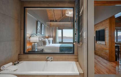 El sector del baño de las nuevas Patagonia Suites.