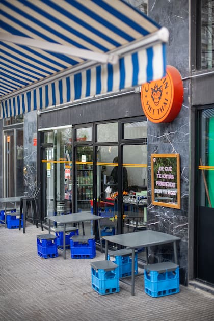 El sector más relajado, con mesas al aire libre