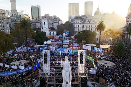 El sector universitario volvió a marchar ayer en reclamo por la ley de financiamiento universitario
