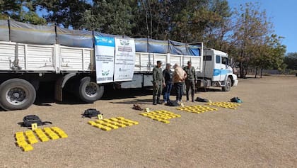 El secuestro de más de 82 kilos de cocaína ocultos en un cargamento de harina de soja, en Santiago del Estero