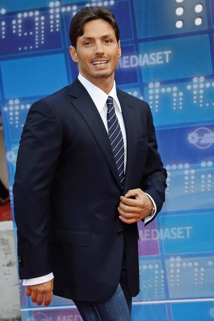 El segundo de los hijos del magnate, Piersilvio, dirige desde 1992 Publitalia, la empresa de publicidad del Grupo Mediaset, y desde 2015 es vicepresidente de Mediaset.