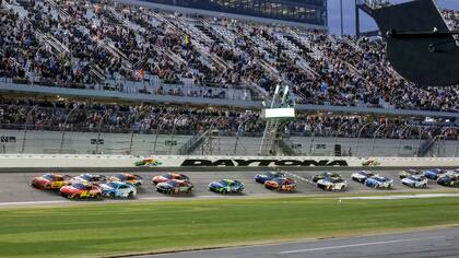 El segundo frente frío del mes afectó las actividades deportivas, como la famosa carrera de NASCAR en Daytona Beach