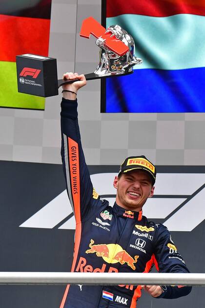 El segundo triunfo de Verstappen en el año y el séptimo de su trayectoria; el neerlandés lleva 20 carreras sucesivas sumando puntos.