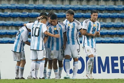 El seleccionado argentino sub 17 se estrenará en el Mundial de Indonesia frente a Senegal.