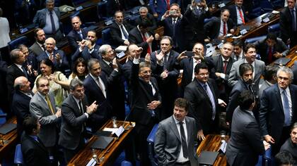 El senado brasileño festejó el resultado que obligó a Dilma Rousseff a abandonar el poder