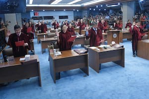 Disparos en el Senado de Filipinas, donde la policía intenta arrestar a un legislador
