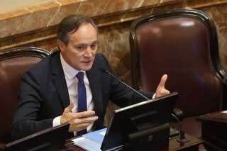 Milei nombró en Yacyretá a un hombre del senador peronista Espínola, que se envalentona con el apoyo presidencial