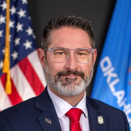 El senador estatal republicano de Oklahoma Dusty Deevers lanzó una propuesta de ley para eliminar el divorcio sin culpa