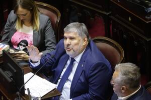 El senador Mayans durante la sesión