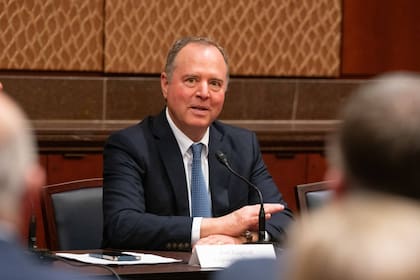 El senador por California aseguró que los fondos permitirán modernizar la infraestructura urbana y rural de los condados