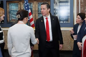 Quién es Bernie Moreno, el senador colombiano que impulsa una ley para eliminar la doble ciudadanía en EE.UU.