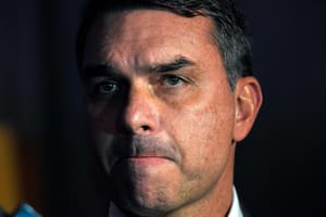 Flavio Bolsonaro echa a su jefe de campaña en medio del escándalo por sus vínculos con un banquero detenido