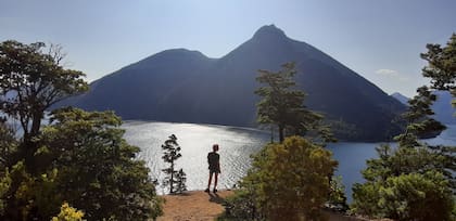 El Sendero del cerro Llao Llao y Playa Tacul tiene cerca de 10 kilómetros y es tranquilo
