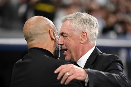 El sentido abrazo entre los entrenadores, Pep Guardiola y Carlo Ancelotti, después de un partidazo