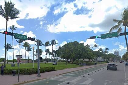 El sentido de tráfico de Ocean Drive cambió inicialmente durante la pandemia, cuando la calle se cerró a todos los vehículos