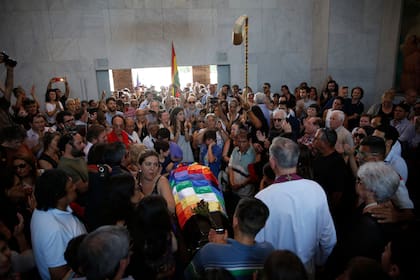 Músicos, amigos y familiares le brindaron su último adiós a Jaime Torres en Chacarita