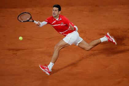 El habitual despliegue de Novak Djokovic no fue suficiente ante el Rey de Roland Garros