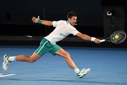 En la final del Australian Open, el serbio Novak Djokovic minimizó la tarea del ruso Medvedev y conquistó su 18° trofeo de Grand Slam.