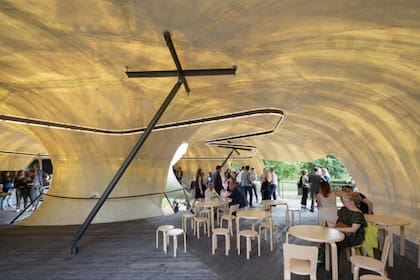 El Serpentine Gallery Pavilion desde adentro