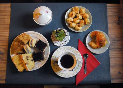 El servicio de té en Dennehy tiene lugar solo los domingos.