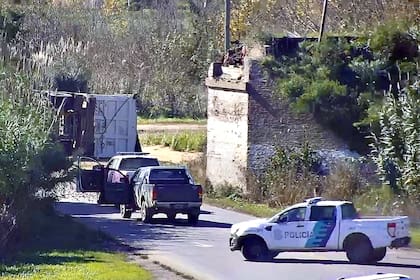 El servicio del Tren Turístico de Mercedes no podrá circular hasta nuevo aviso debido a que un camión choco contra el Puente de la Ruta 41 por donde pasa la Línea Belgrano Sur hacia Tomas Jofré