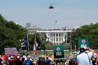 El Servicio Secreto dice que un hombre disparó un arma cerca del Monumento a Washington; hay un herido