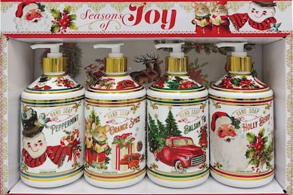 El set de jabones líquidos para manos de Home & Body Seasons of Joy trae los aromas Peppermint, Orange Spice, Balsam Fir y Holly Berry (Costco)