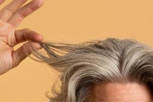 El shampoo natural para fortalecer el pelo y eliminar las canas