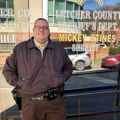 El sheriff del condado de Letcher, Kentucky, Shawn M. Stines, fue detenido luego de haber asesinado al juez local, Kevin Mullins